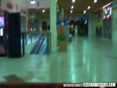 AMATEUR Exhibitionist pair screw in Shopping Mall