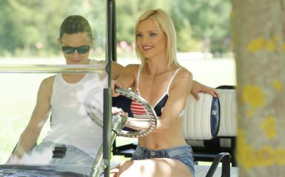 Golf cart blowjob by hot blonde teen spinner