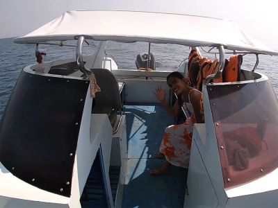 Amateur teen couple had sex on a rented boat in public